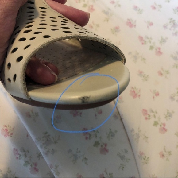 Collection by Clark’s. Abigail Ruby in Ivory. Perforated‎ leather wedges. 8.5 - Picture 14 of 14